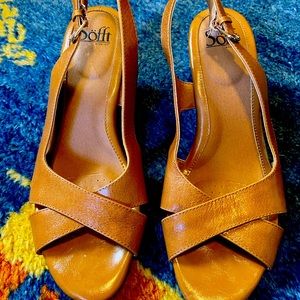 Sofft leather heeled sandal size 10